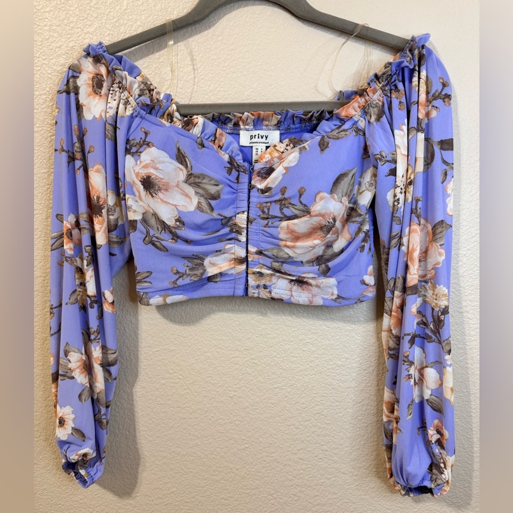 Privy Lavender Floral Off Shoulder Crop Top
Ruched Size S